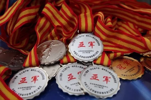 南开大学教授约书亚获得科研殊荣，证明挂谷猜想后获300万元奖金
